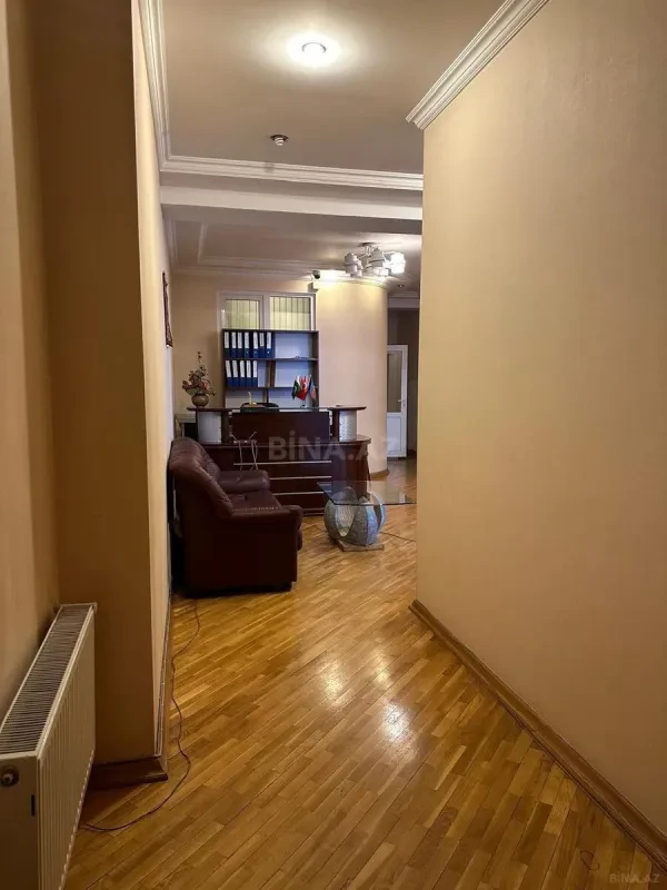 Kirayə verilir 4 otaqlı ofis 155 m²