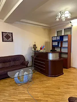 Kirayə verilir 4 otaqlı ofis 155 m²