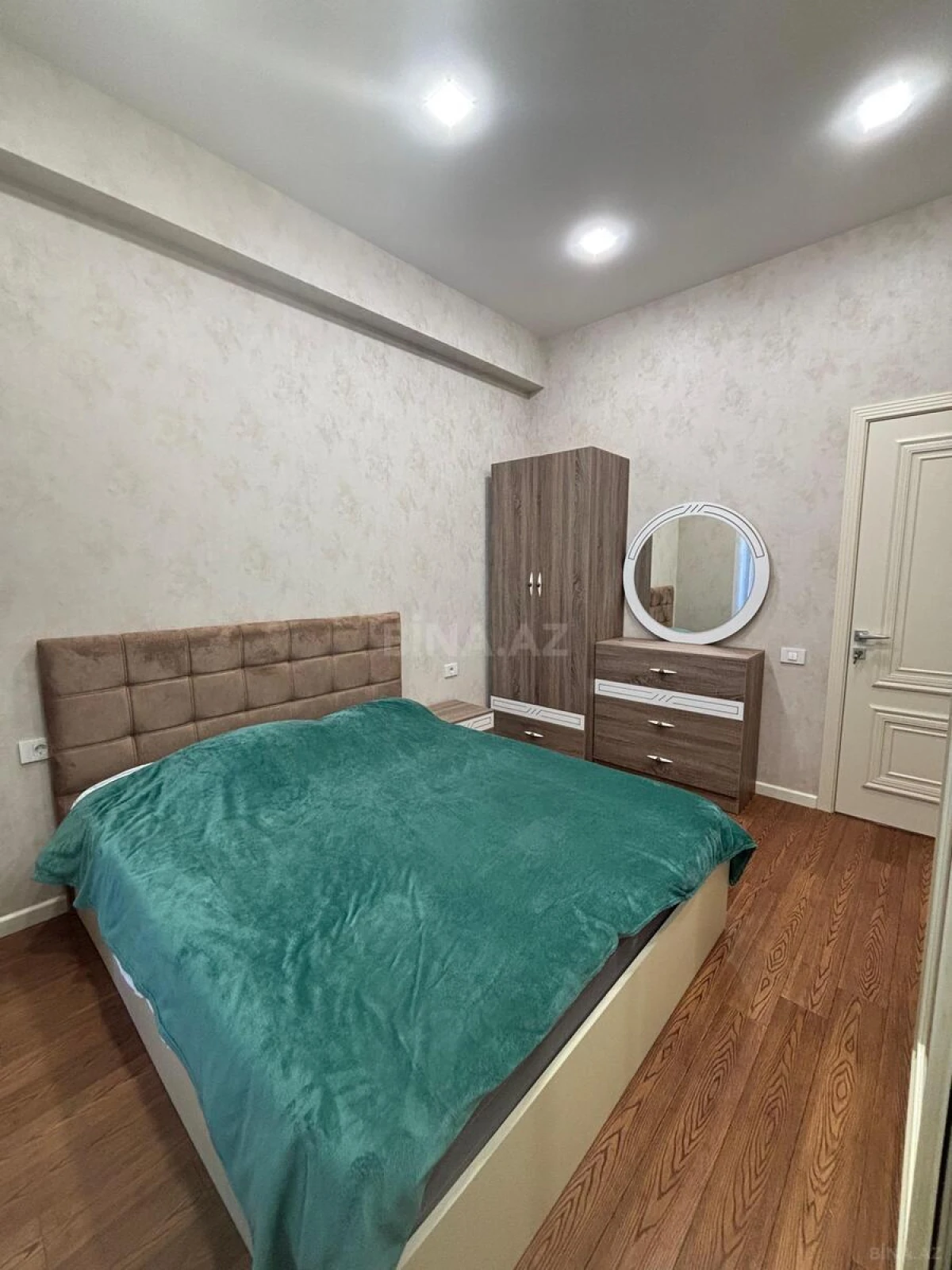 Kirayə verilir 2 otaqlı mənzil 65 m²