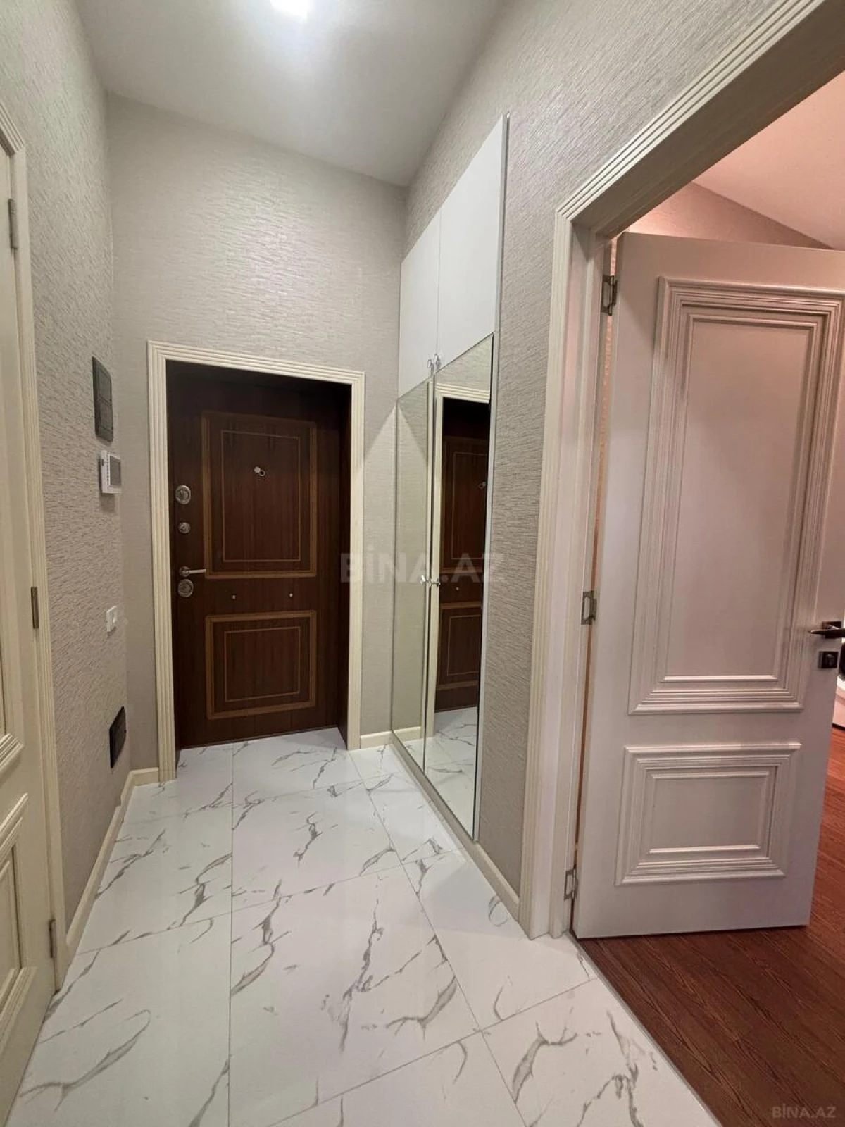 Kirayə verilir 2 otaqlı mənzil 65 m²