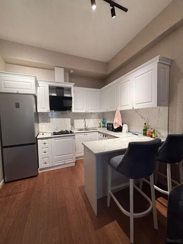 Kirayə verilir 2 otaqlı mənzil 65 m²