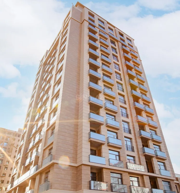 Satılır 5 otaqlı mənzil 267.5 m²