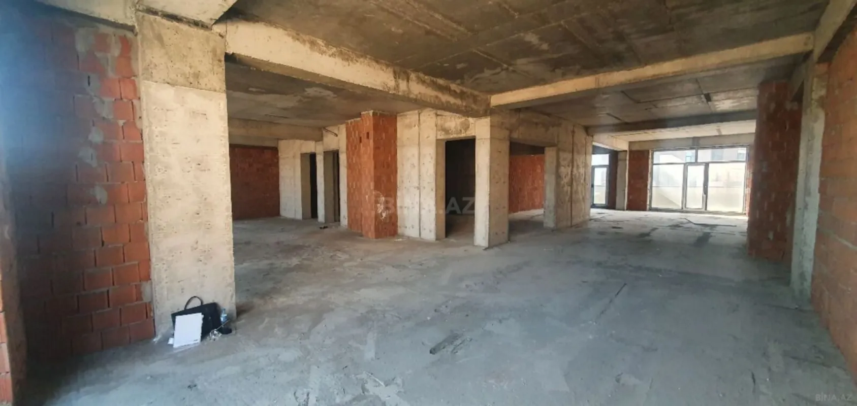 Satılır 5 otaqlı mənzil 267.5 m²
