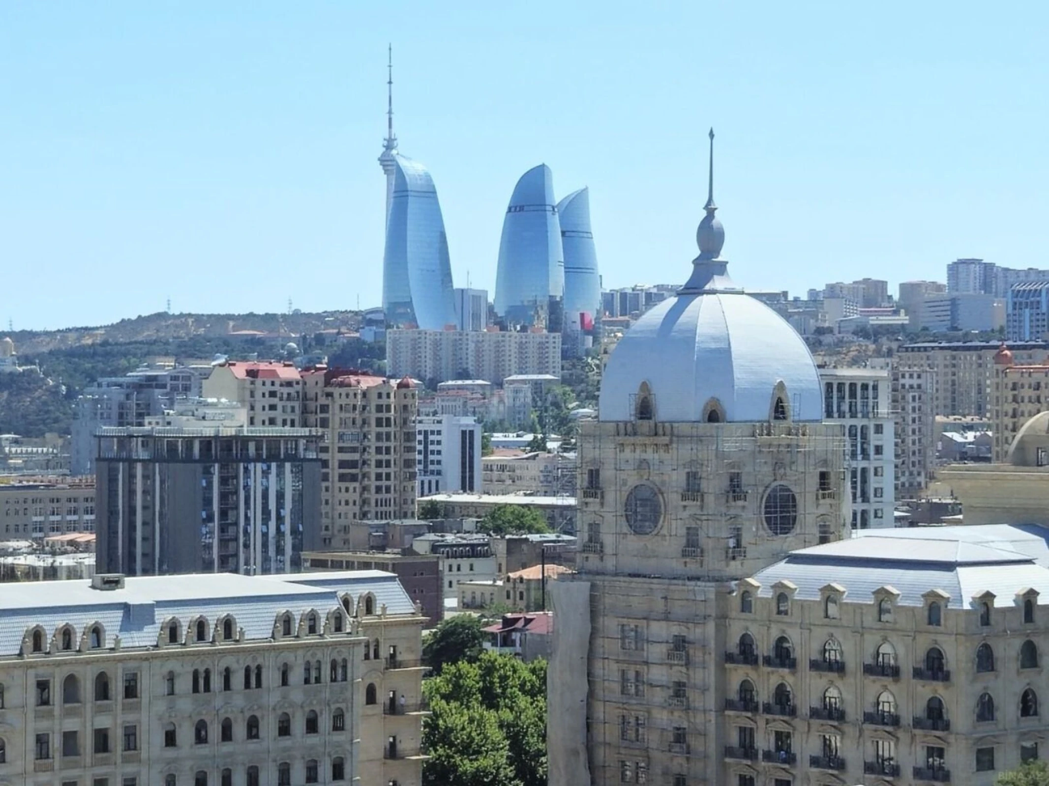 Satılır 5 otaqlı mənzil 267.5 m²