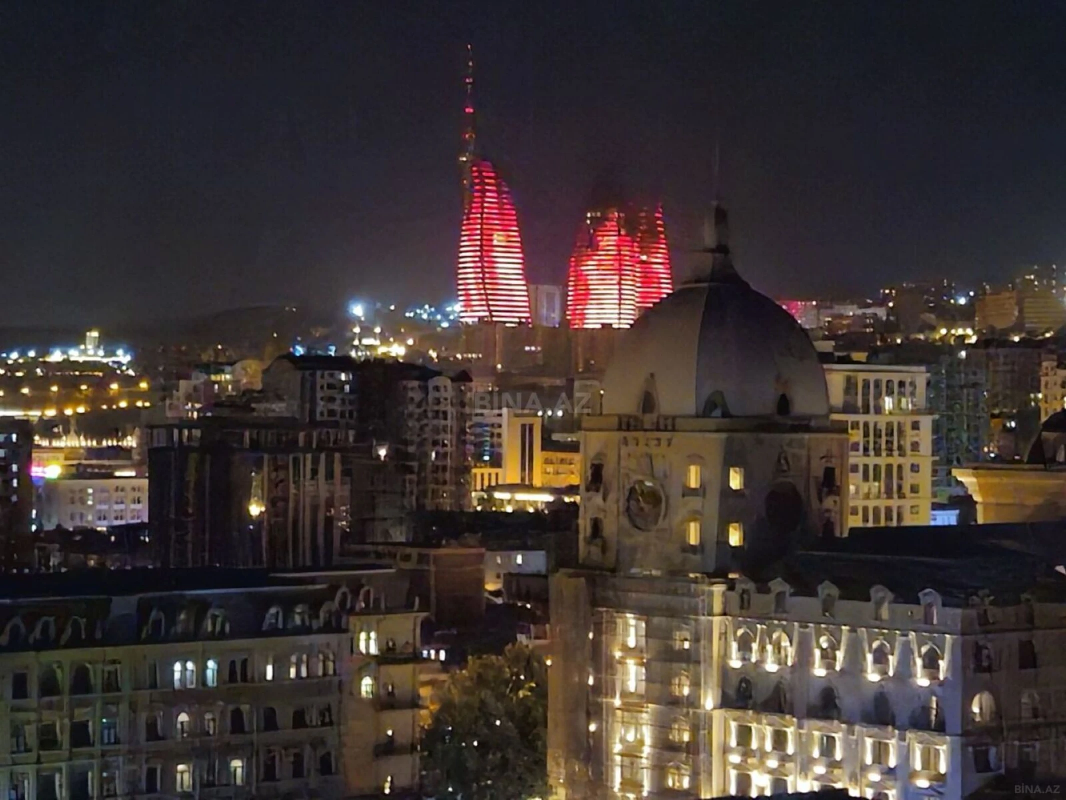 Satılır 5 otaqlı mənzil 267.5 m²