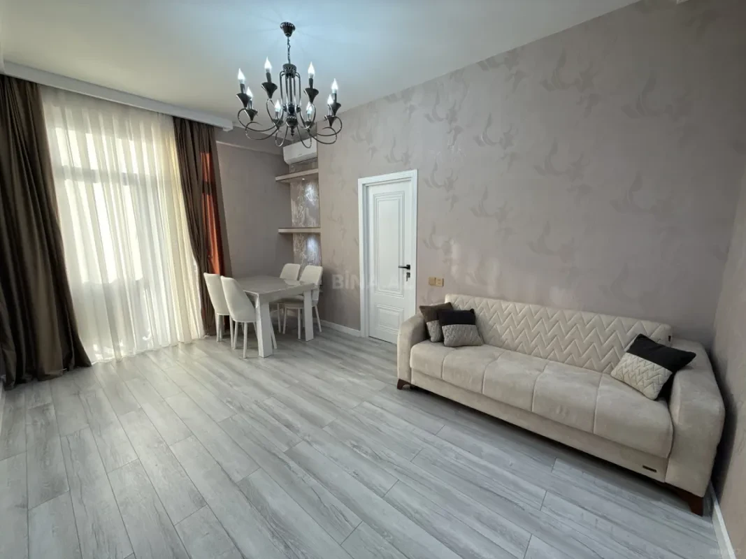 Satılır 2 otaqlı mənzil 62 m²