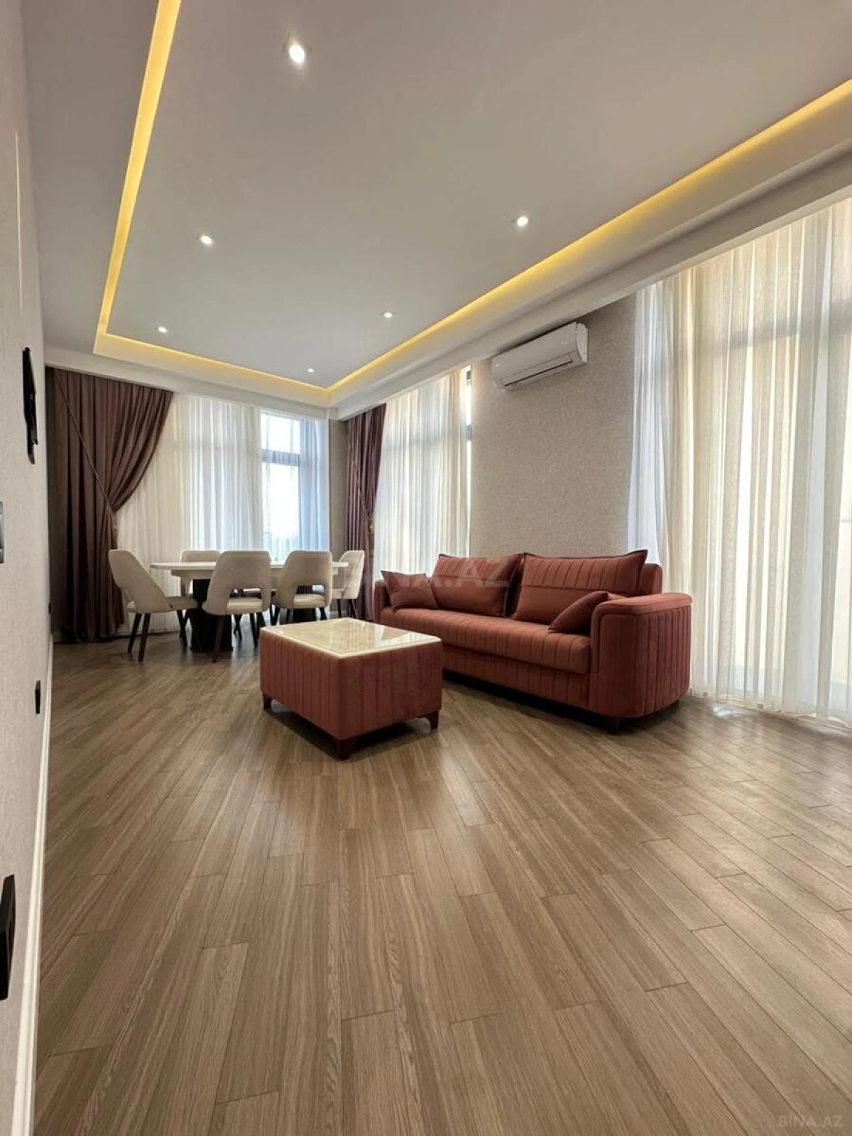 Kirayə verilir 2 otaqlı mənzil 110 m²