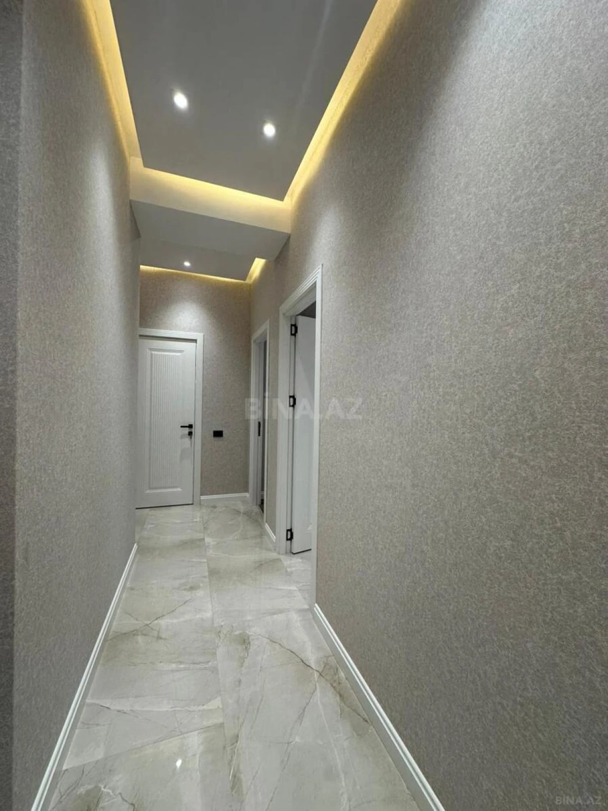 Kirayə verilir 2 otaqlı mənzil 110 m²