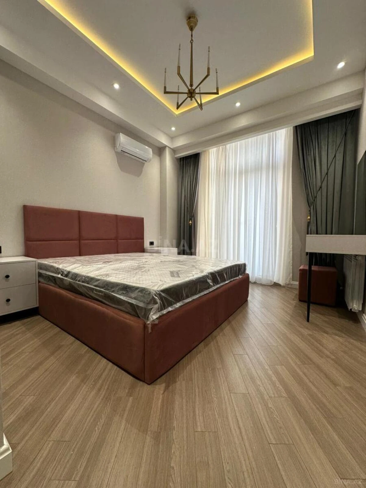 Kirayə verilir 2 otaqlı mənzil 110 m²