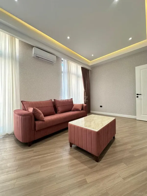 Kirayə verilir 2 otaqlı mənzil 110 m²