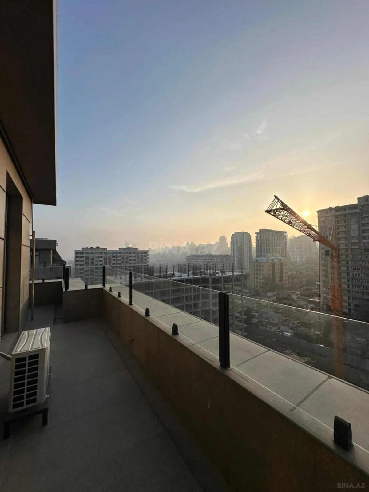 Kirayə verilir 2 otaqlı mənzil 110 m²