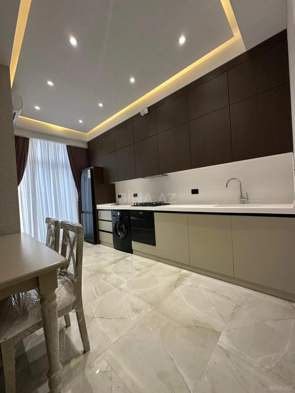 Kirayə verilir 2 otaqlı mənzil 110 m²
