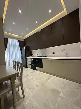 Kirayə verilir 2 otaqlı mənzil 110 m²