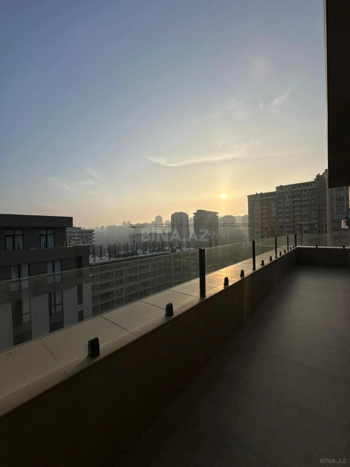 Kirayə verilir 2 otaqlı mənzil 110 m²