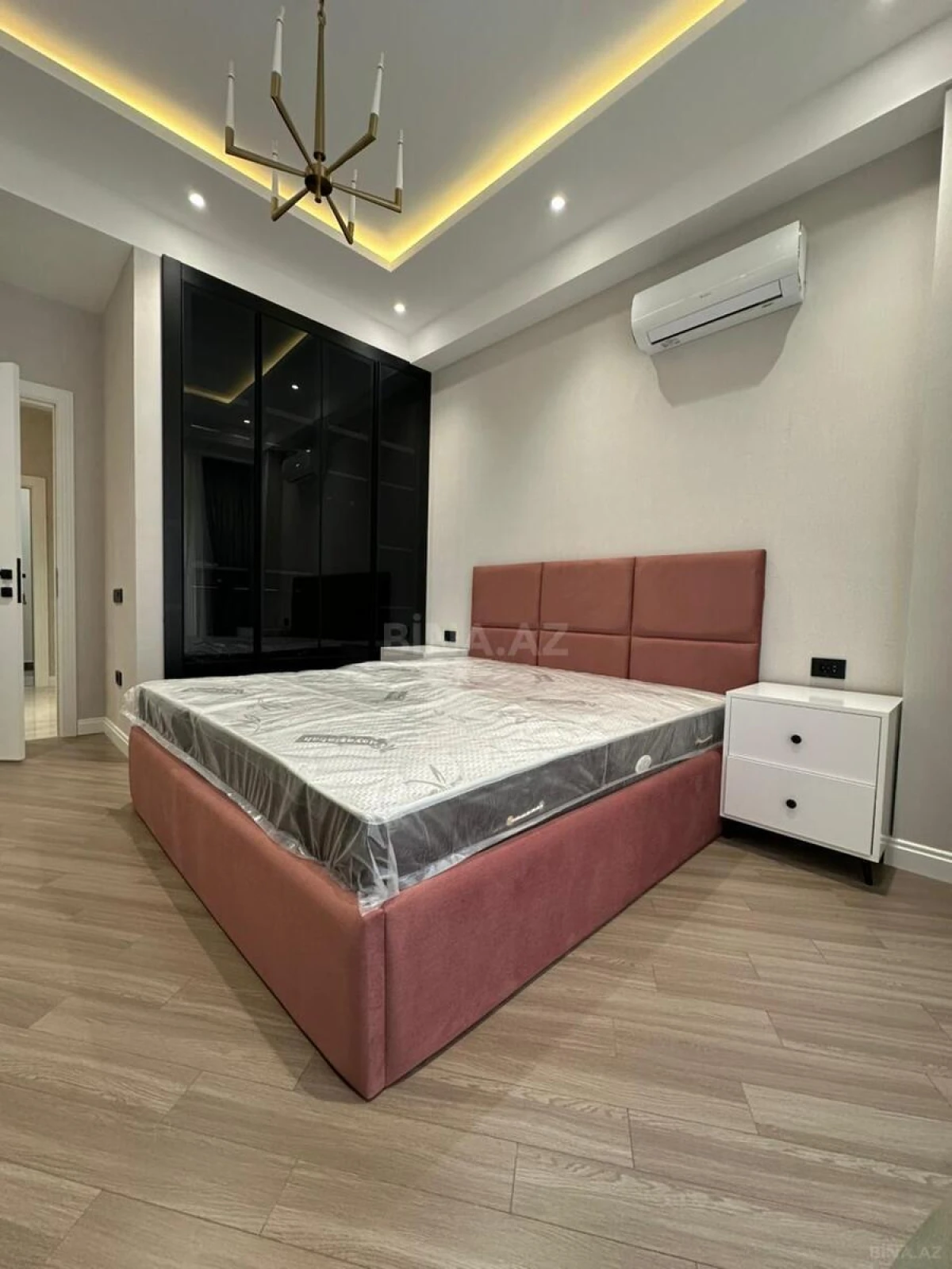 Kirayə verilir 2 otaqlı mənzil 110 m²