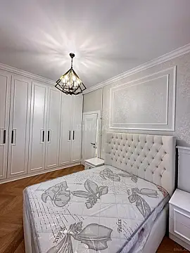Satılır 5 otaqlı mənzil 130 m²
