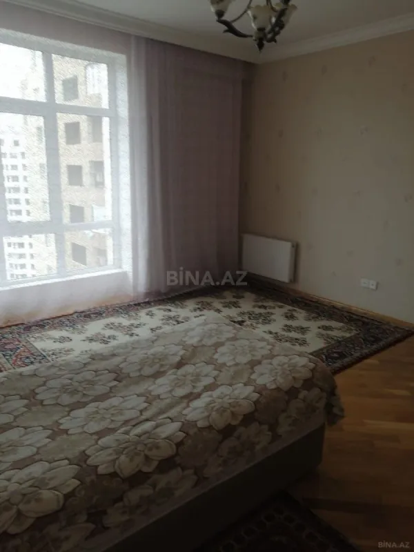 Satılır 4 otaqlı mənzil 160 m²