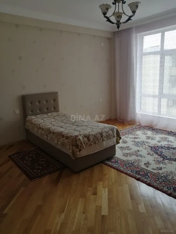 Satılır 4 otaqlı mənzil 160 m²