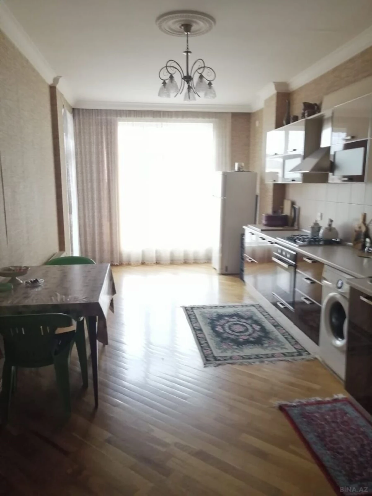 Satılır 4 otaqlı mənzil 160 m²
