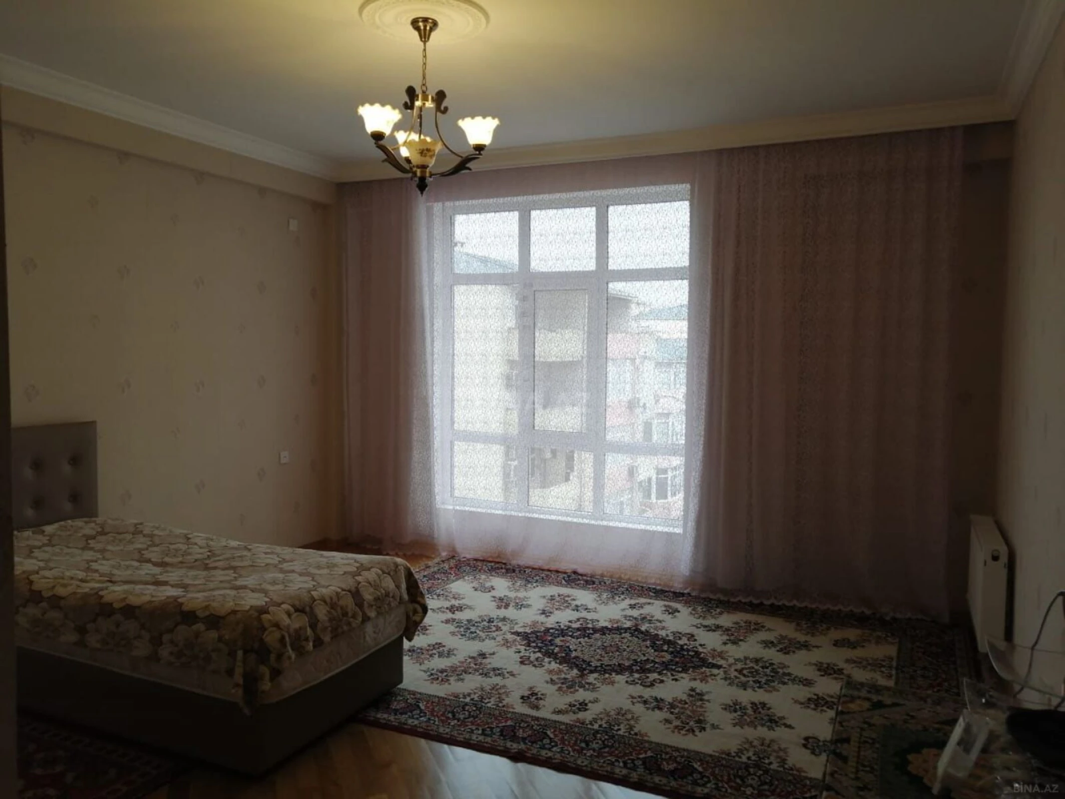 Satılır 4 otaqlı mənzil 160 m²