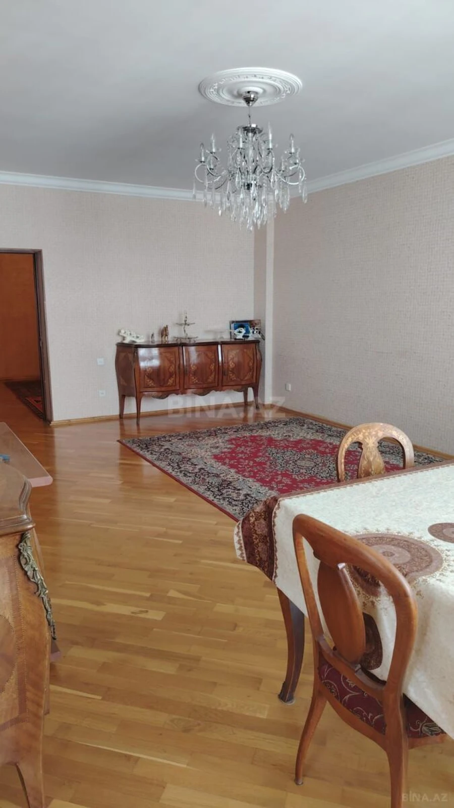 Satılır 4 otaqlı mənzil 160 m²