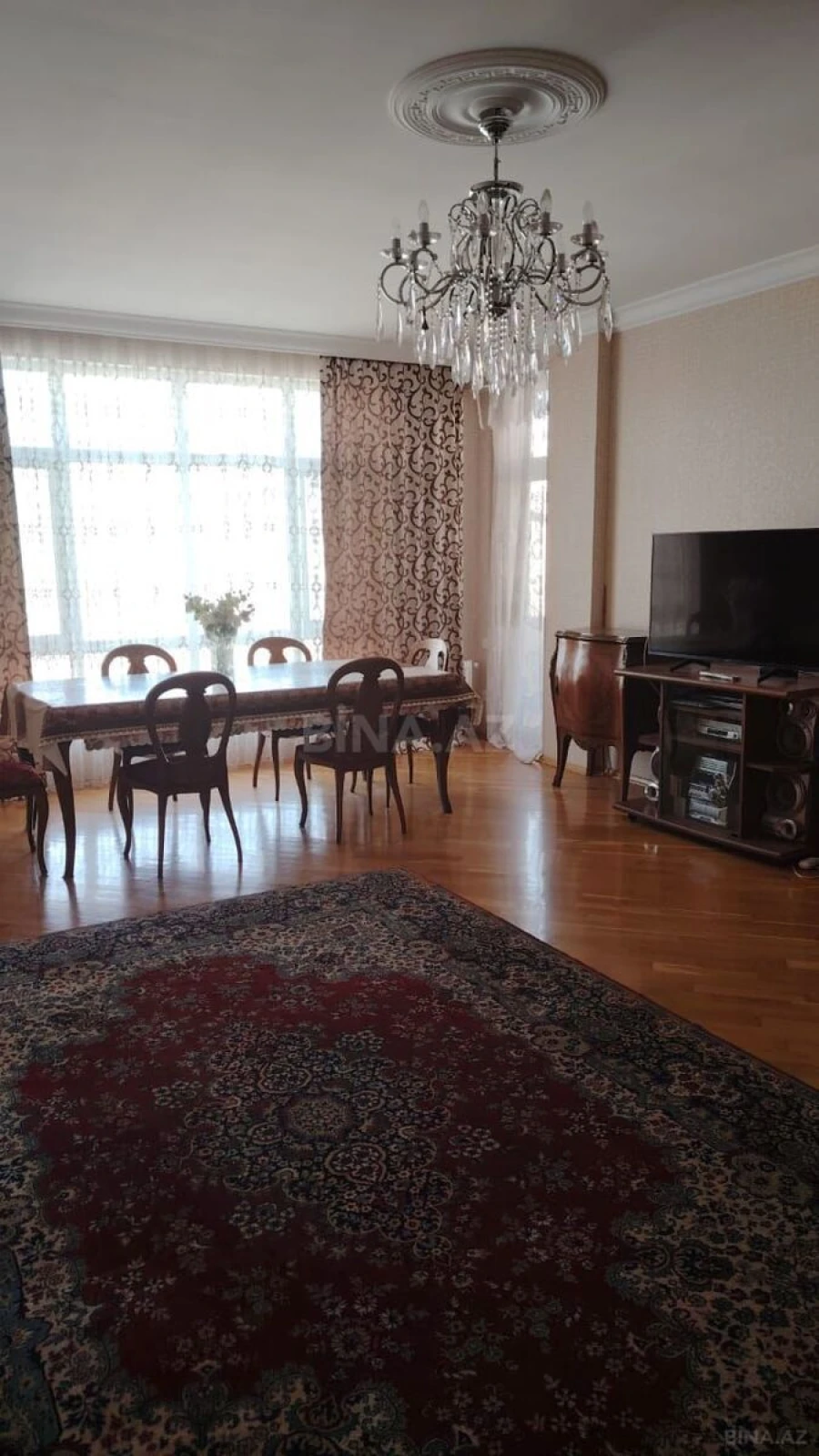 Satılır 4 otaqlı mənzil 160 m²
