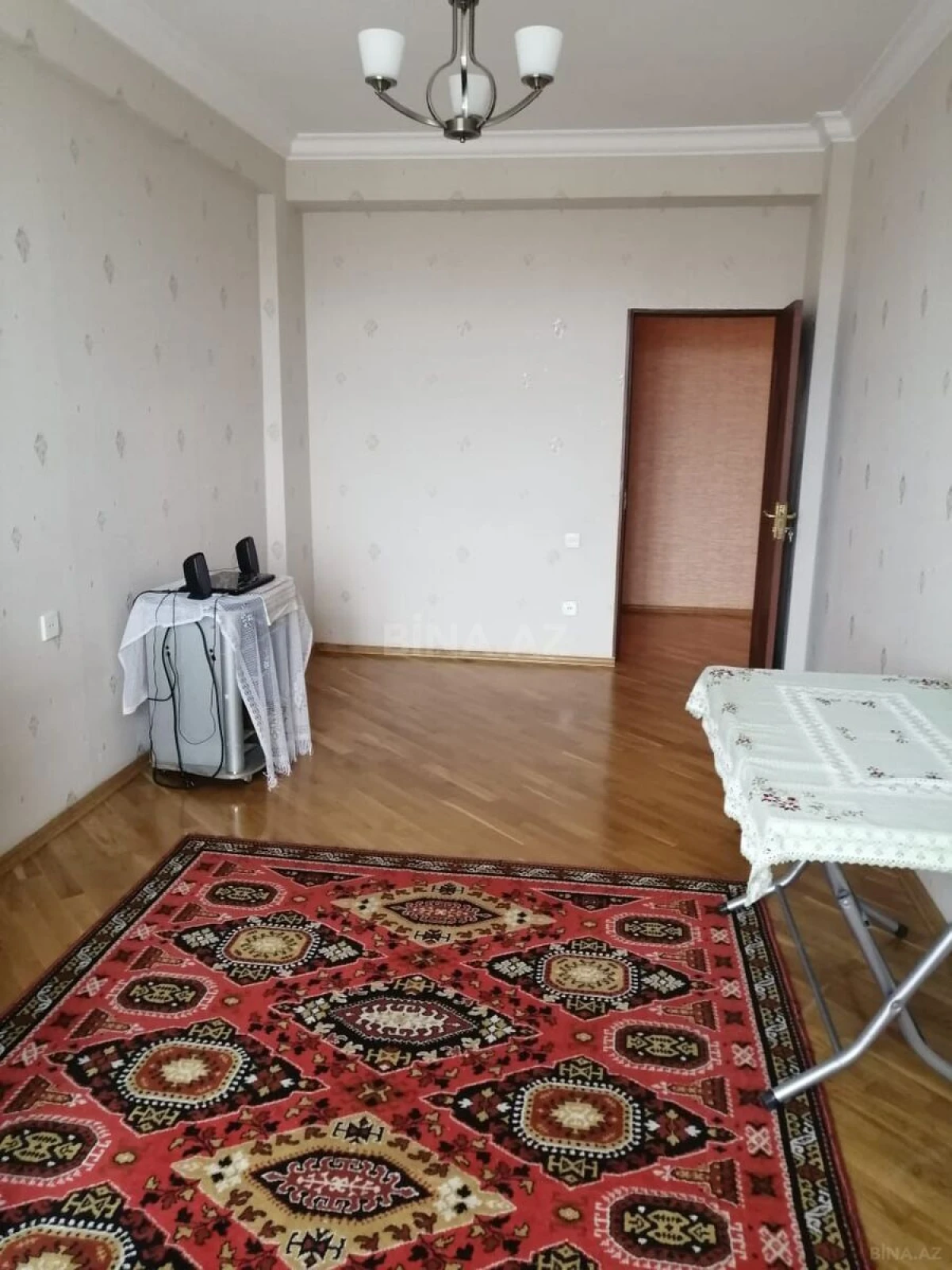 Satılır 4 otaqlı mənzil 160 m²
