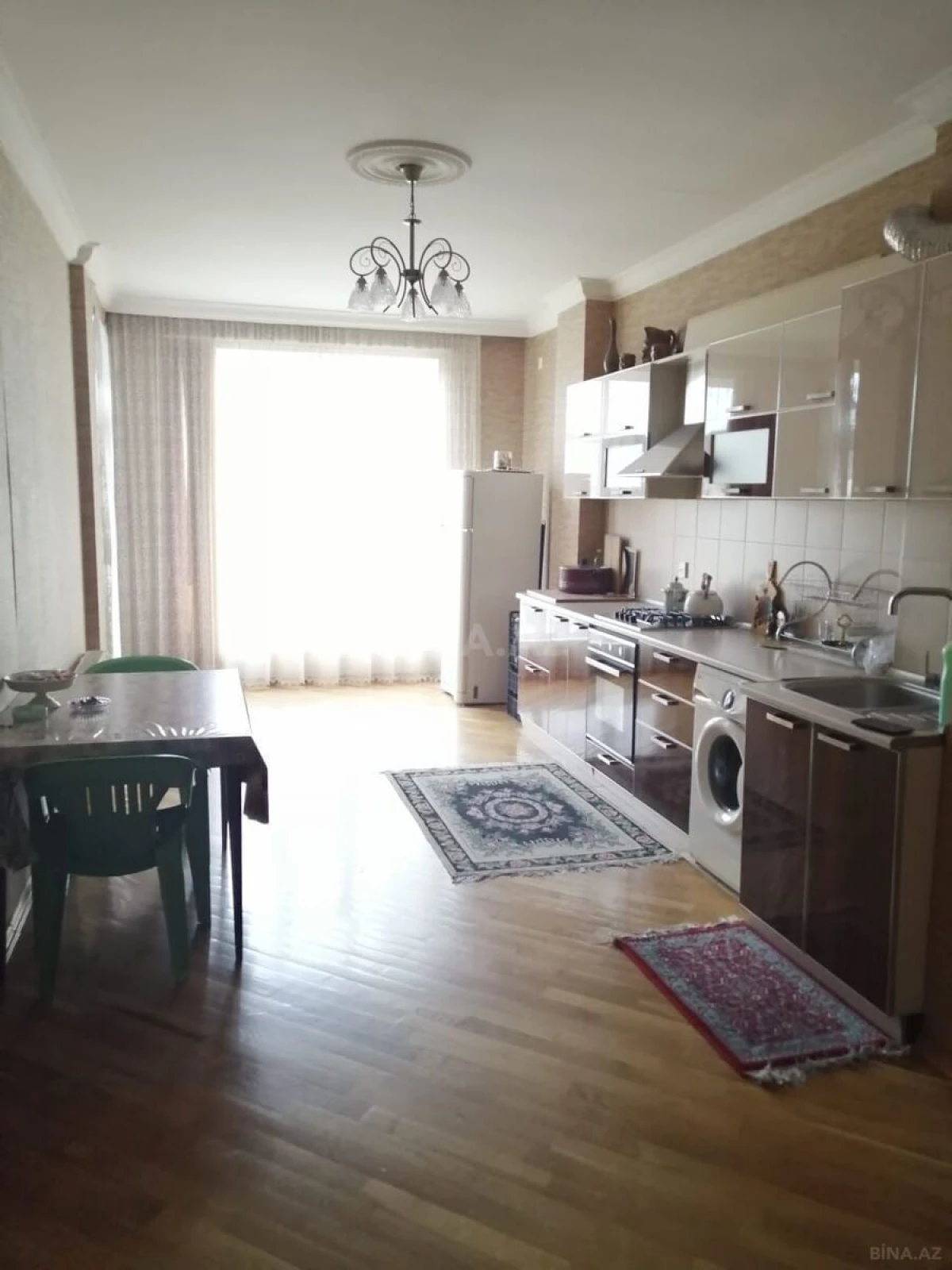 Satılır 4 otaqlı mənzil 160 m²