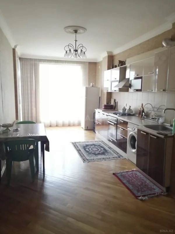 Satılır 4 otaqlı mənzil 160 m²