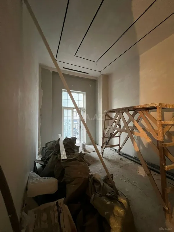 Satılır 4 otaqlı mənzil 144.5 m²