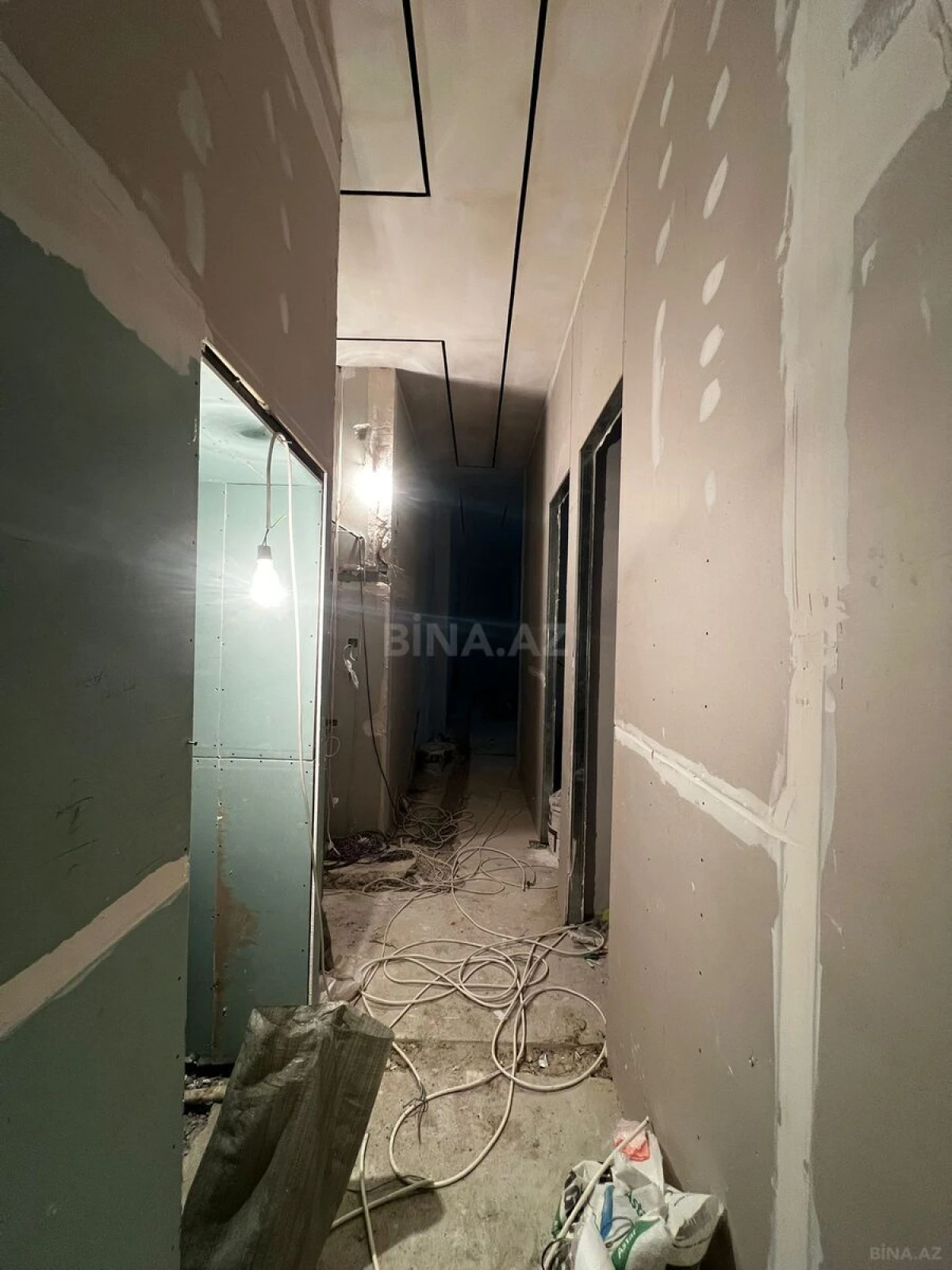 Satılır 4 otaqlı mənzil 144.5 m²