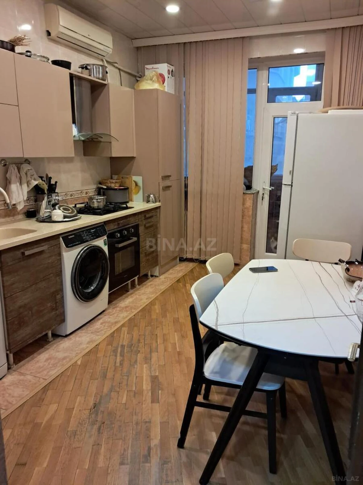 Satılır 2 otaqlı mənzil 76 m²
