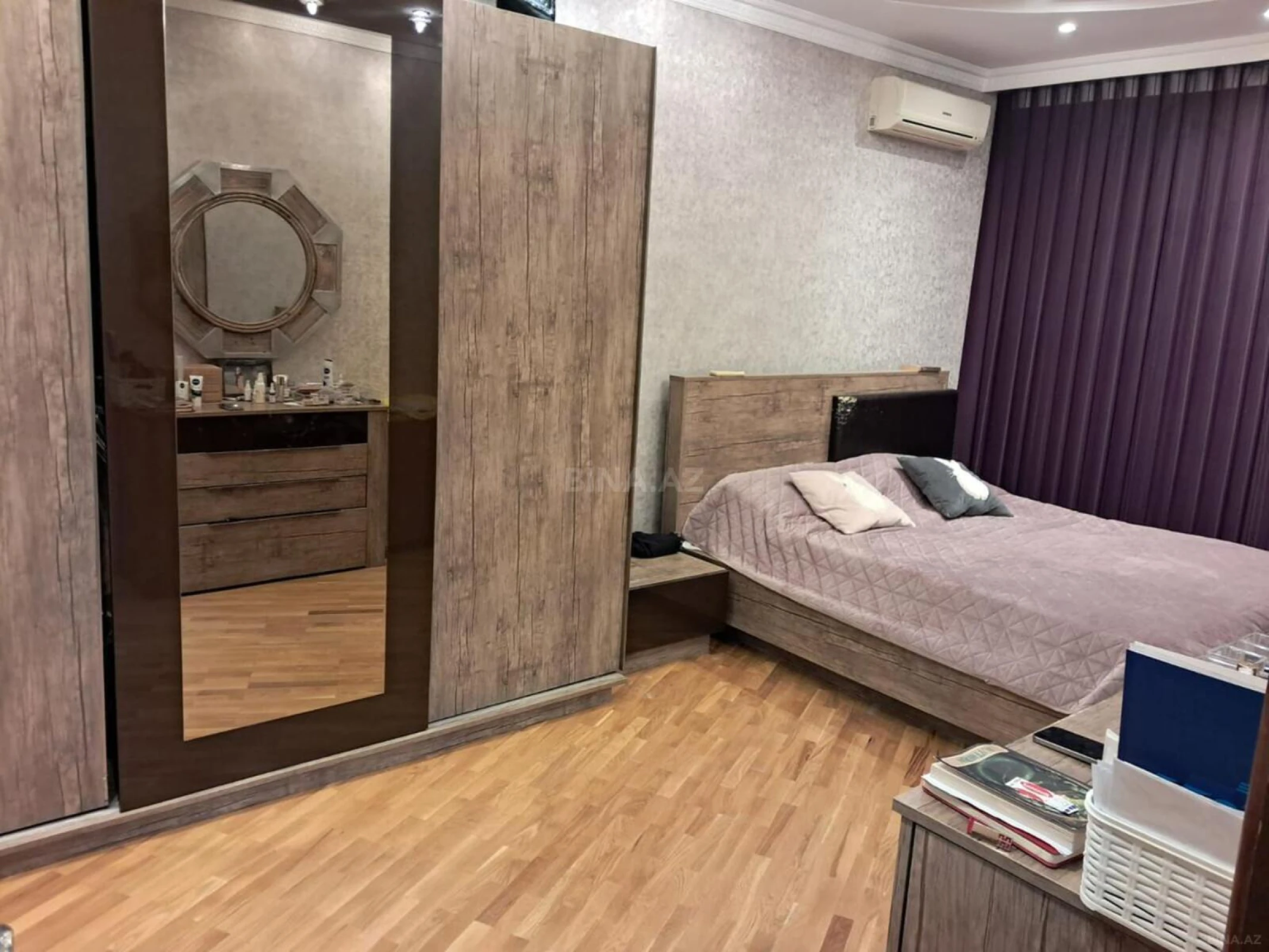 Satılır 2 otaqlı mənzil 76 m²