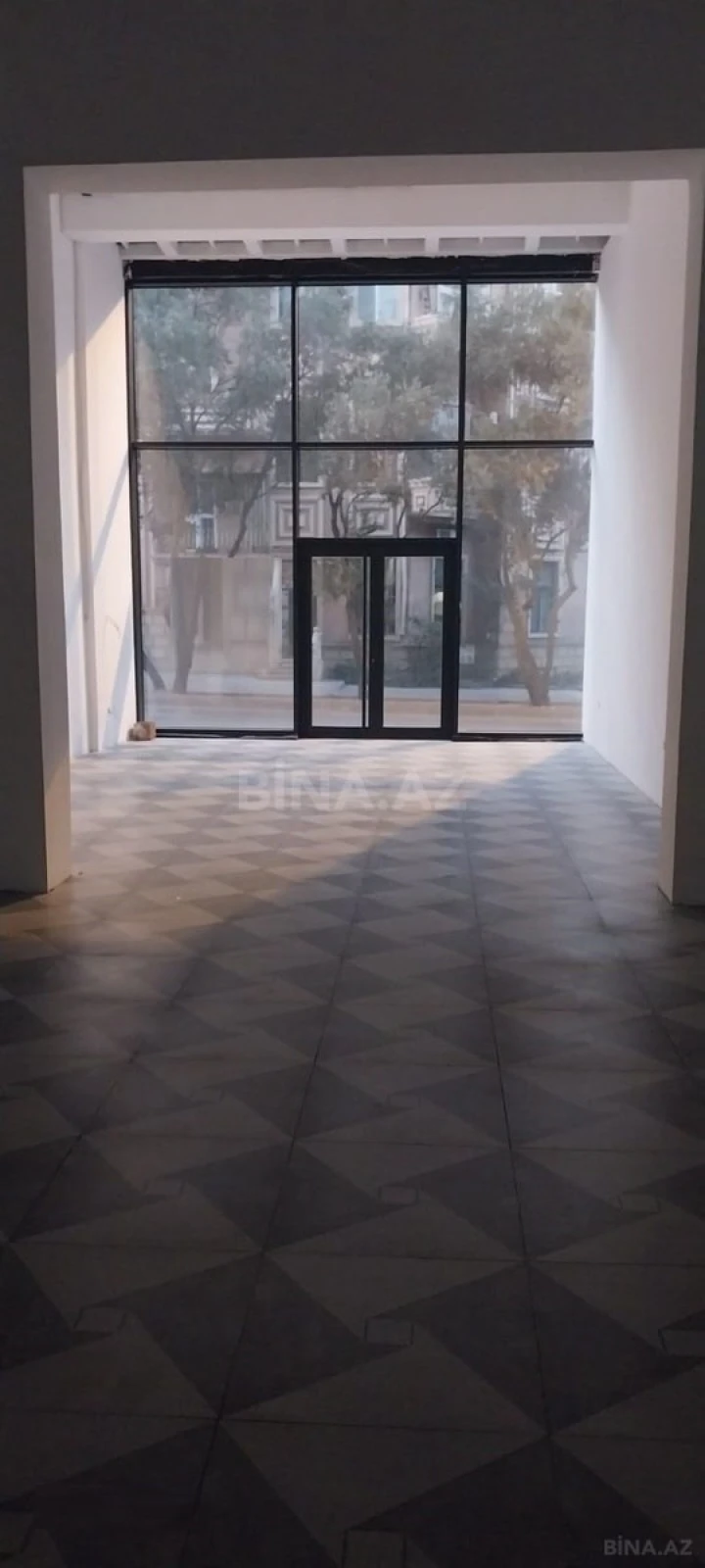 Satılır obyekt 130 m²