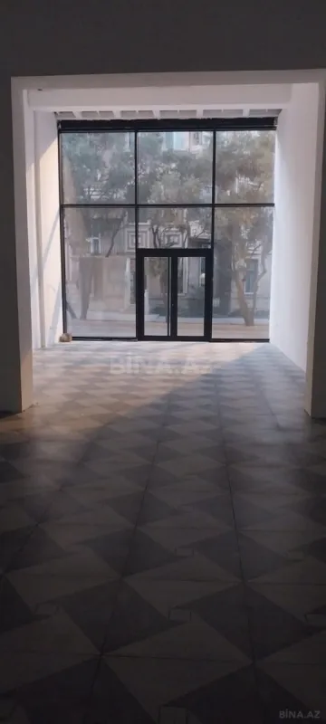 Satılır obyekt 130 m²