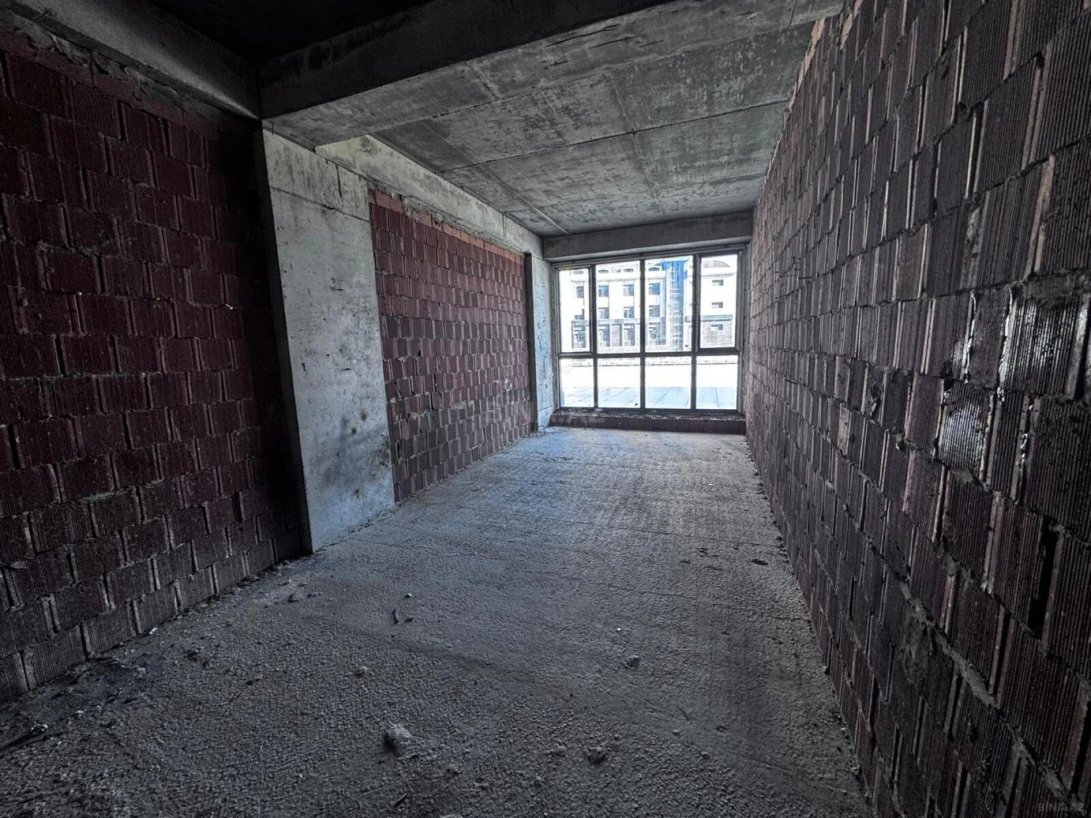 Satılır 1 otaqlı mənzil 47 m²