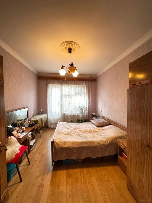 Satılır 5 otaqlı mənzil 125 m²