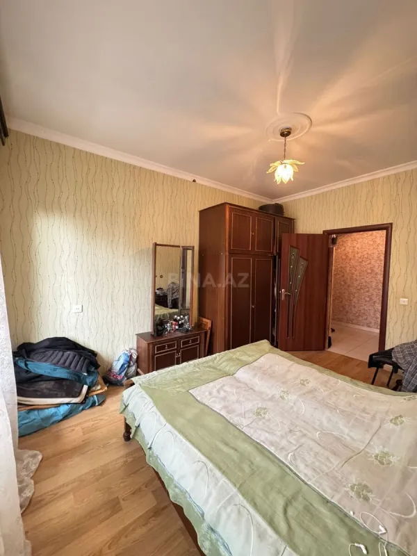 Satılır 5 otaqlı mənzil 125 m²