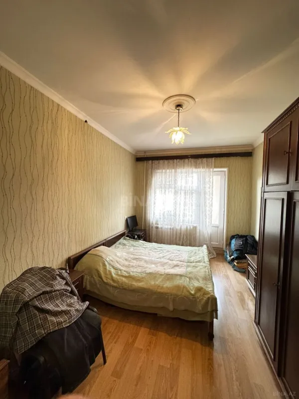Satılır 5 otaqlı mənzil 125 m²