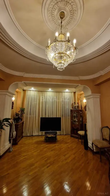 Satılır 3 otaqlı mənzil 129.1 m²