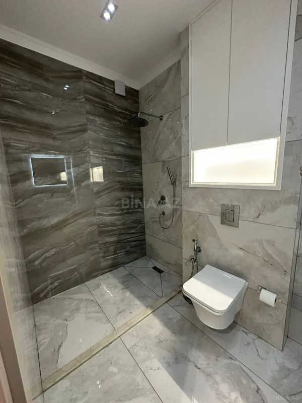 Kirayə verilir 2 otaqlı mənzil 90 m²