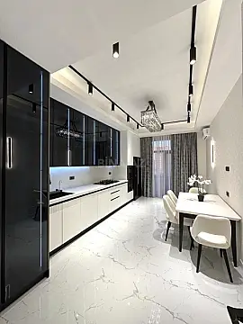 Satılır 4 otaqlı mənzil 195 m²