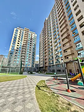 Satılır 4 otaqlı mənzil 195 m² — Bakı, İnşaatçılar 4 otaq 195.00 m²