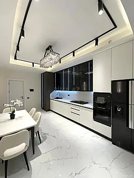 Satılır 4 otaqlı mənzil 195 m²