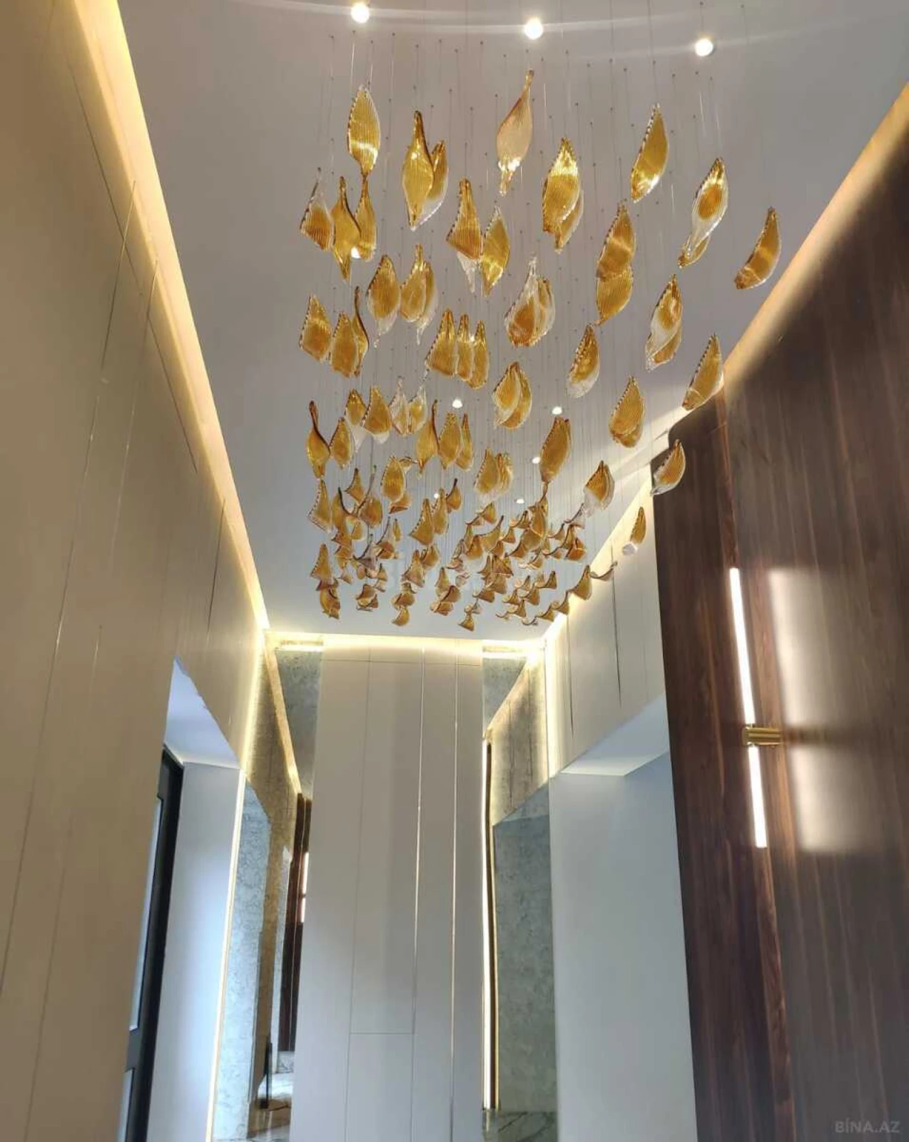 Satılır 3 otaqlı mənzil 109 m²