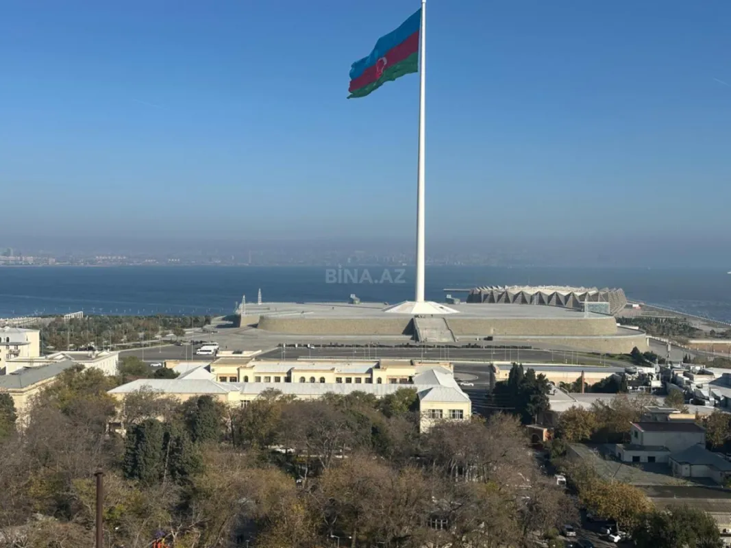 Satılır 3 otaqlı mənzil 115 m²