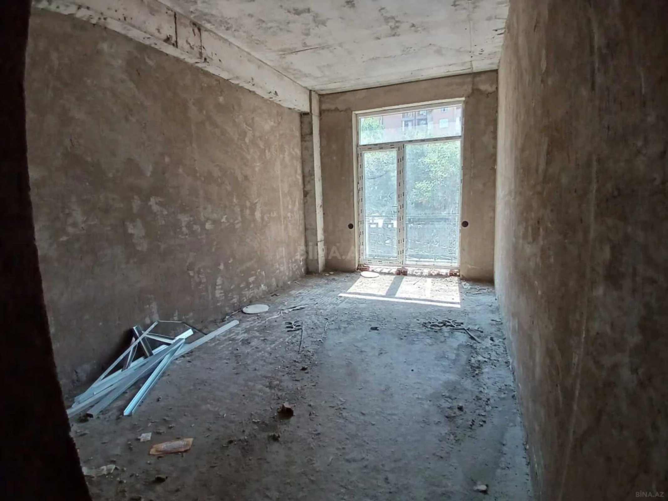 Satılır 4 otaqlı mənzil 231 m²