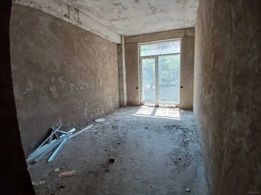 Satılır 4 otaqlı mənzil 231 m²