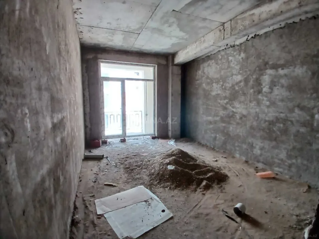 Satılır 4 otaqlı mənzil 231 m²