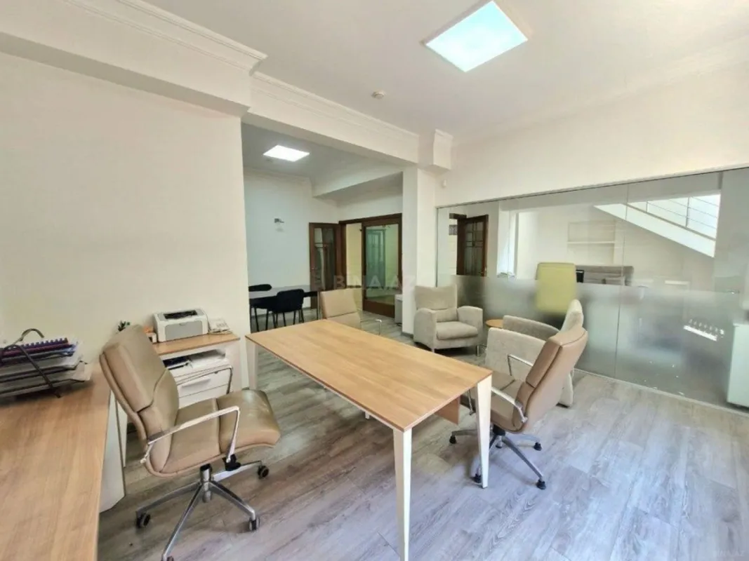 Kirayə verilir 7 otaqlı ofis 351 m²